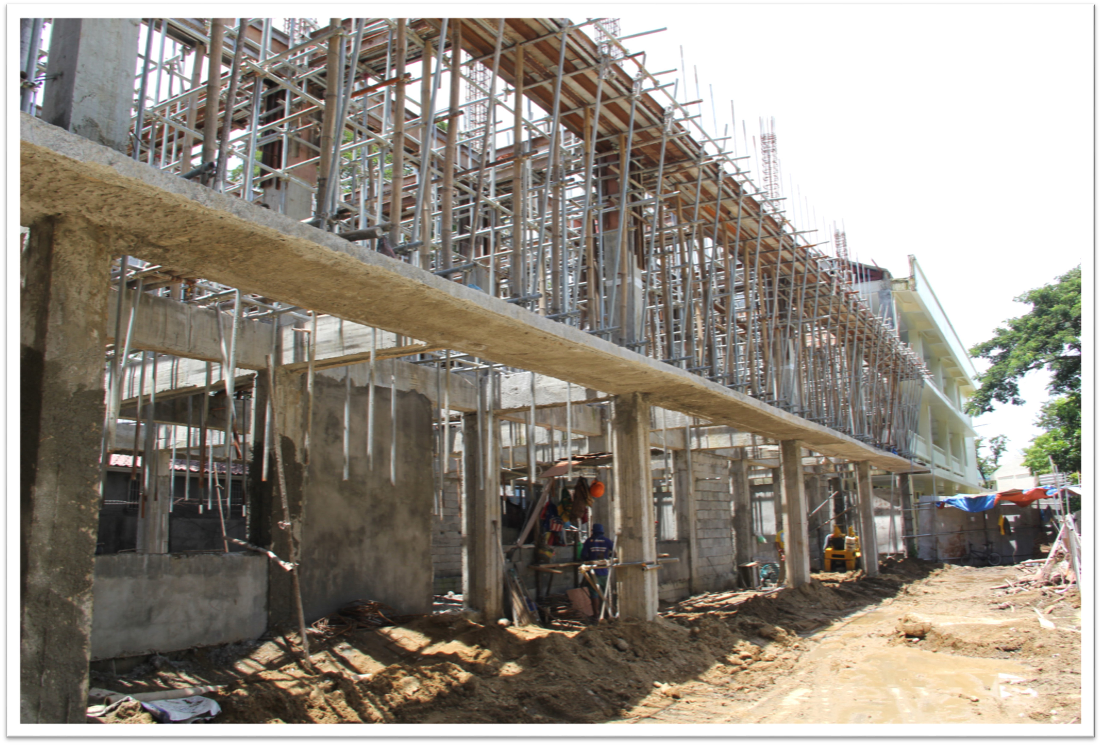 the on-going construction of the building that will house the College of education and the Laboratory School.