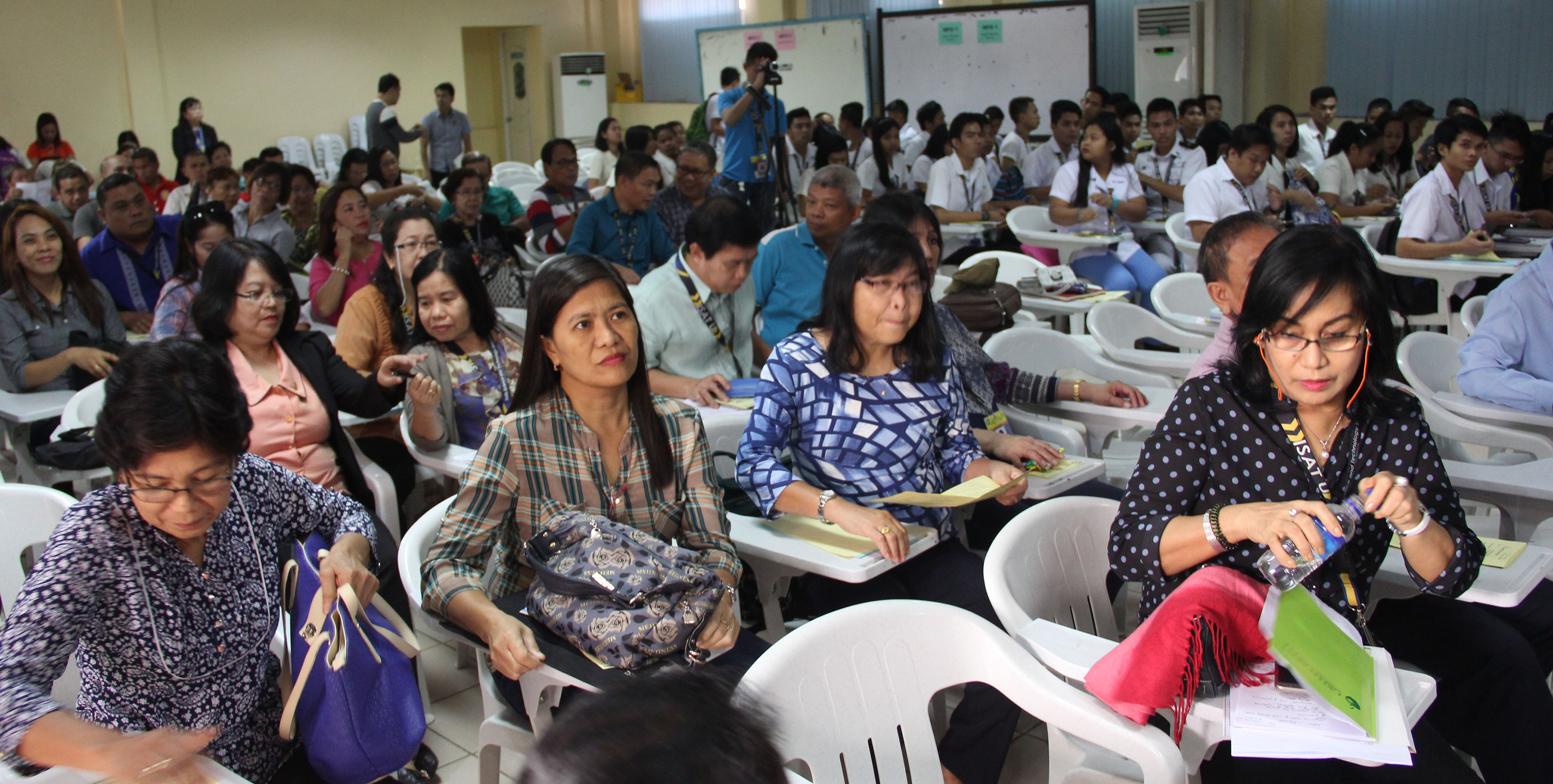 The stakeholders at the Stakeholders meeting. 